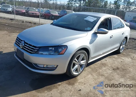 2012 Volkswagen Passat 3.6L V6 Sel Premium z USA, uszkodzony, nr VIN 1VWCM7A38CC075208
